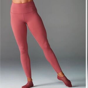 NWT Tavi evolution right in color canyon. Size small